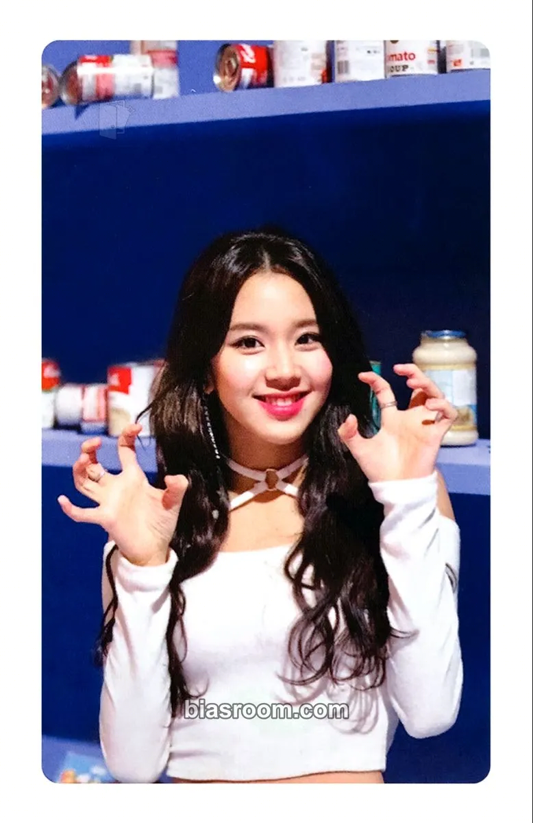 Chaeyoung Merry & Happy Photocard - TWICE - TWICE K-pop photocard