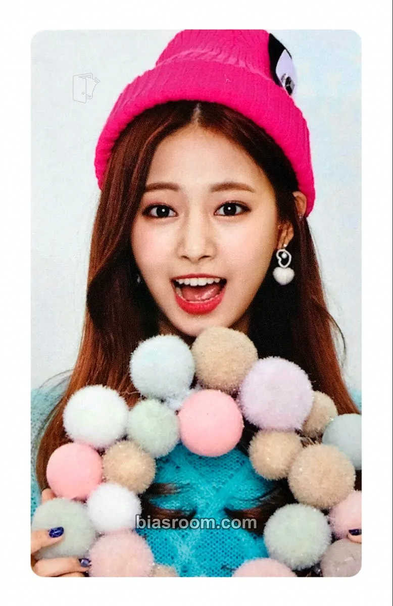 Tzuyu Merry & Happy Photocard - TWICE - TWICE K-pop photocard