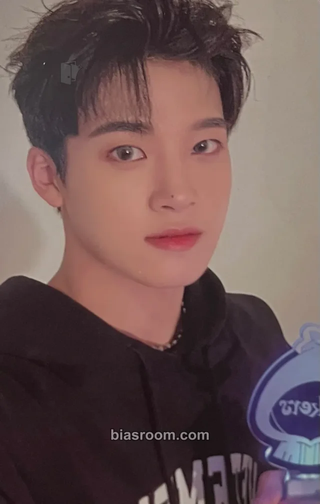Xikers - Hunter - 2024 xikers WORLD TOUR TRICKY HOUSE : FIRST ENCOUNTER IN EUROPE Event merch photocard photocard holder photocard set black version