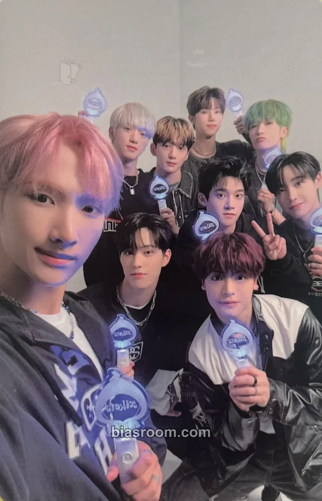 Xikers - 2024 xikers WORLD TOUR TRICKY HOUSE : FIRST ENCOUNTER IN EUROPE Event merch photocard lightstick tour merch