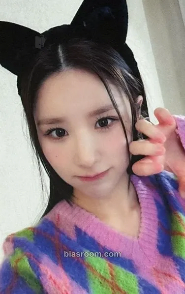 HeeJin K Photocard - ARTMS - ARTMS K-pop photocard