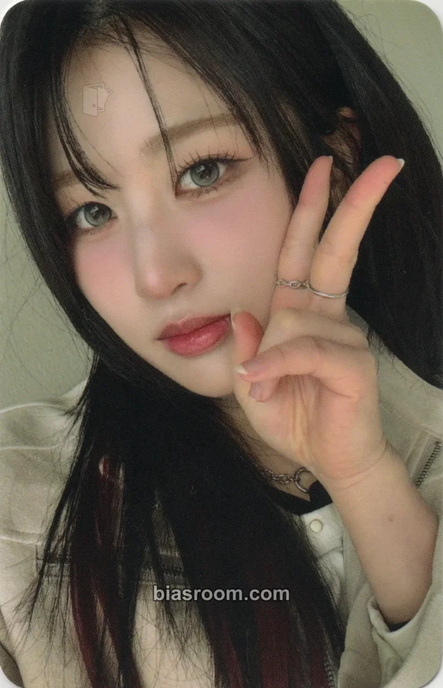 Latency - Heeyeon - It Was Love Album merch photocard photocard set B version