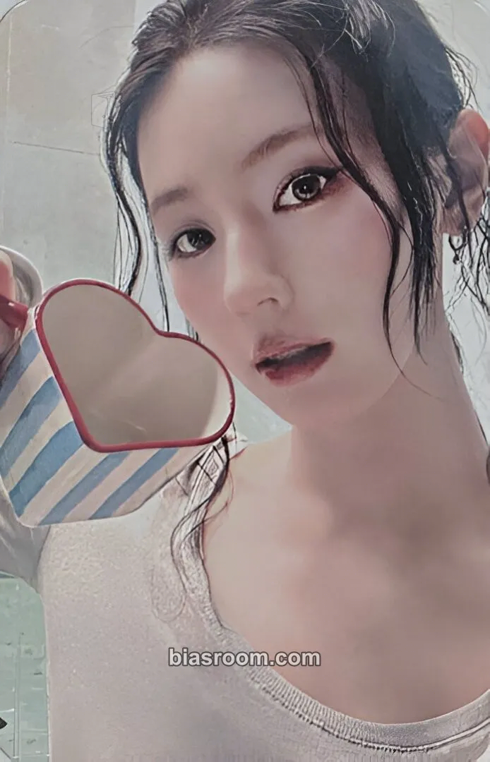 Miyeon MY, Lover Photocard - i-dle - i-dle K-pop photocard