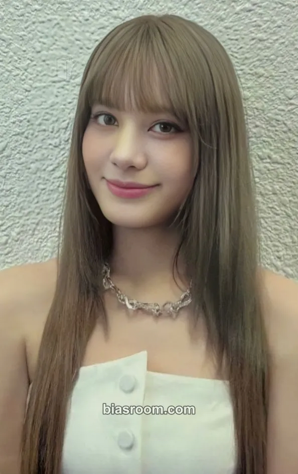 Nina AWAKE Photocard - NiziU - NiziU K-pop photocard
