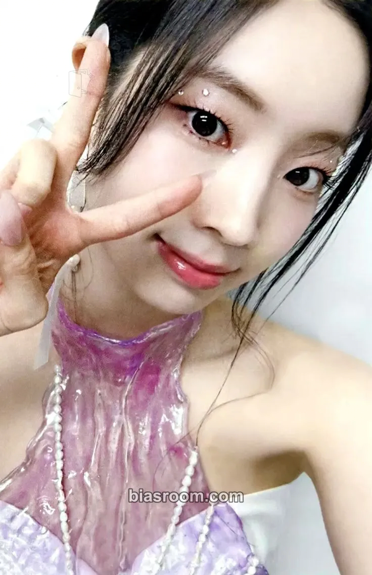 Dahyun DIVE Photocard - TWICE - TWICE K-pop photocard