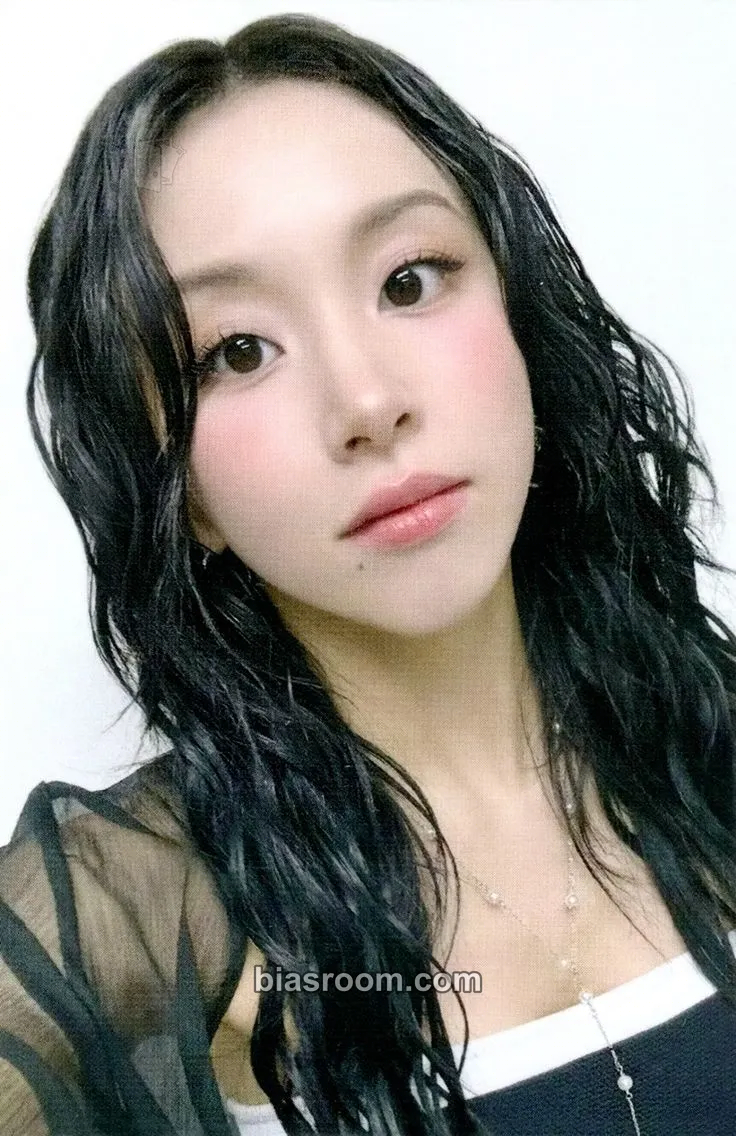 Chaeyoung DIVE Photocard - TWICE - TWICE K-pop photocard
