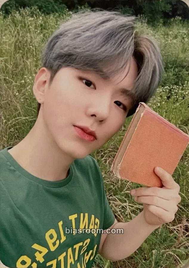 Kihyun 2020 Photobooks (Comma & Xiesta) Photocard - MONSTA X - MONSTA X K-pop photocard