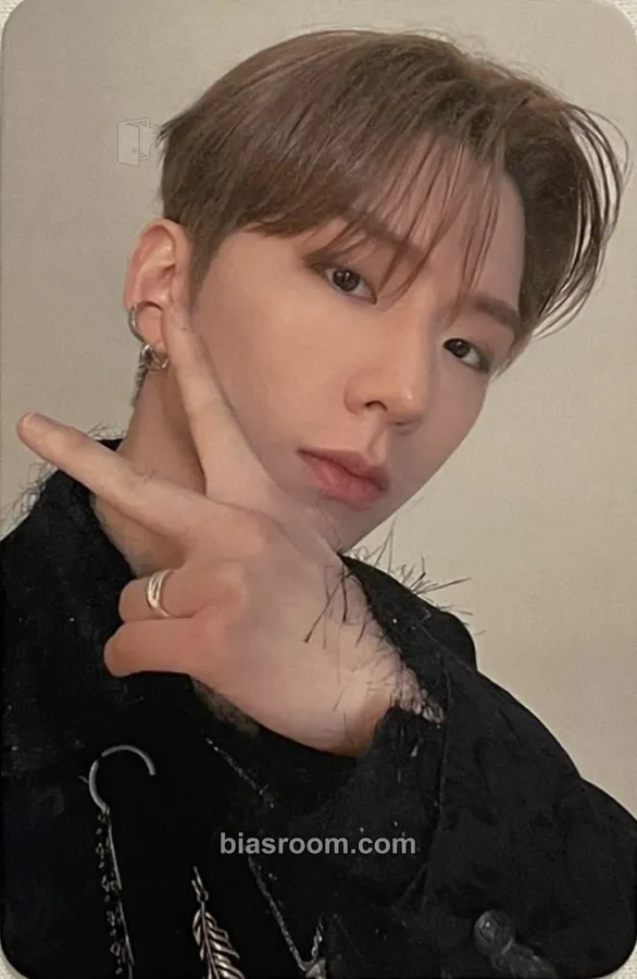 Kihyun Shape of Love Photocard - MONSTA X - MONSTA X K-pop photocard