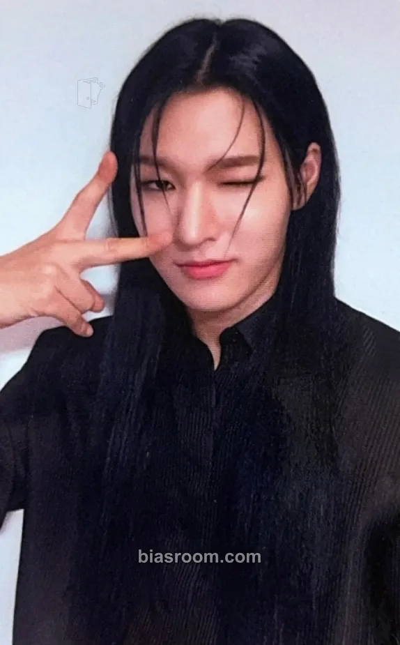 JunJi Things I Can’t Say LOve - OnlyOneOf 2024 World Tour - dOpamine Photocard - OnlyOneOf - OnlyOneOf K-pop photocard