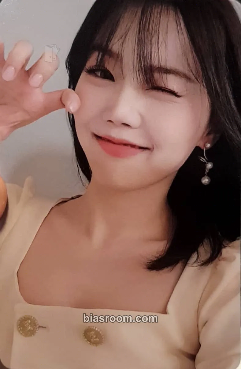 Hyojung Real Love Photocard - OH MY GIRL - OH MY GIRL K-pop photocard