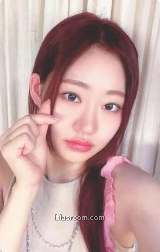 Julie Born to be XX Photocard - KISS OF LIFE - KISS OF LIFE K-pop photocard