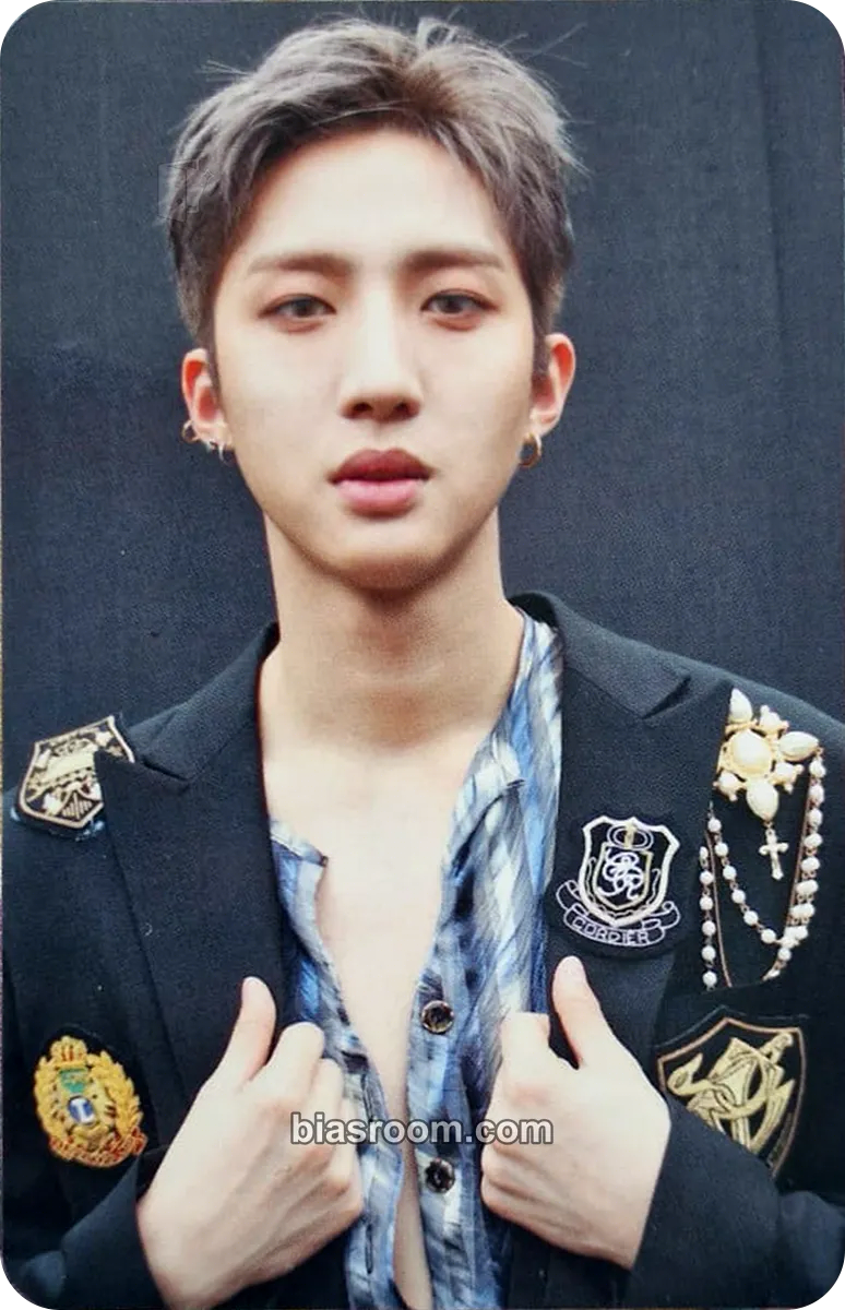 Hui Retro Futurism Photocard - Triple H - Triple H K-pop photocard