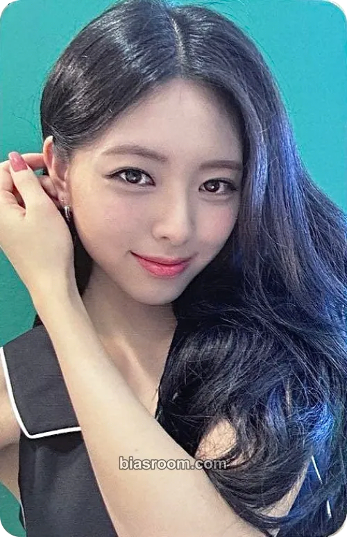 Yuna KILL MY DOUBT Photocard - ITZY - ITZY K-pop photocard