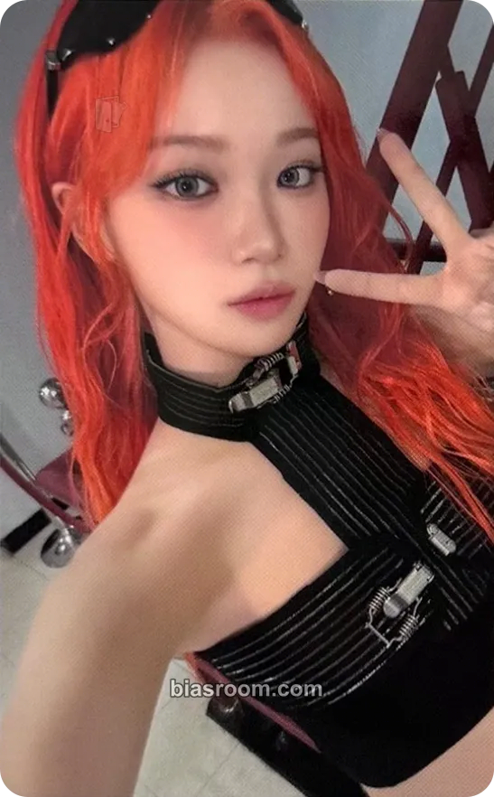 Kim Chaewon Easy Crazy Hot Tour Encore (2025/26) Photocard - LE SSERAFIM - LE SSERAFIM K-pop photocard