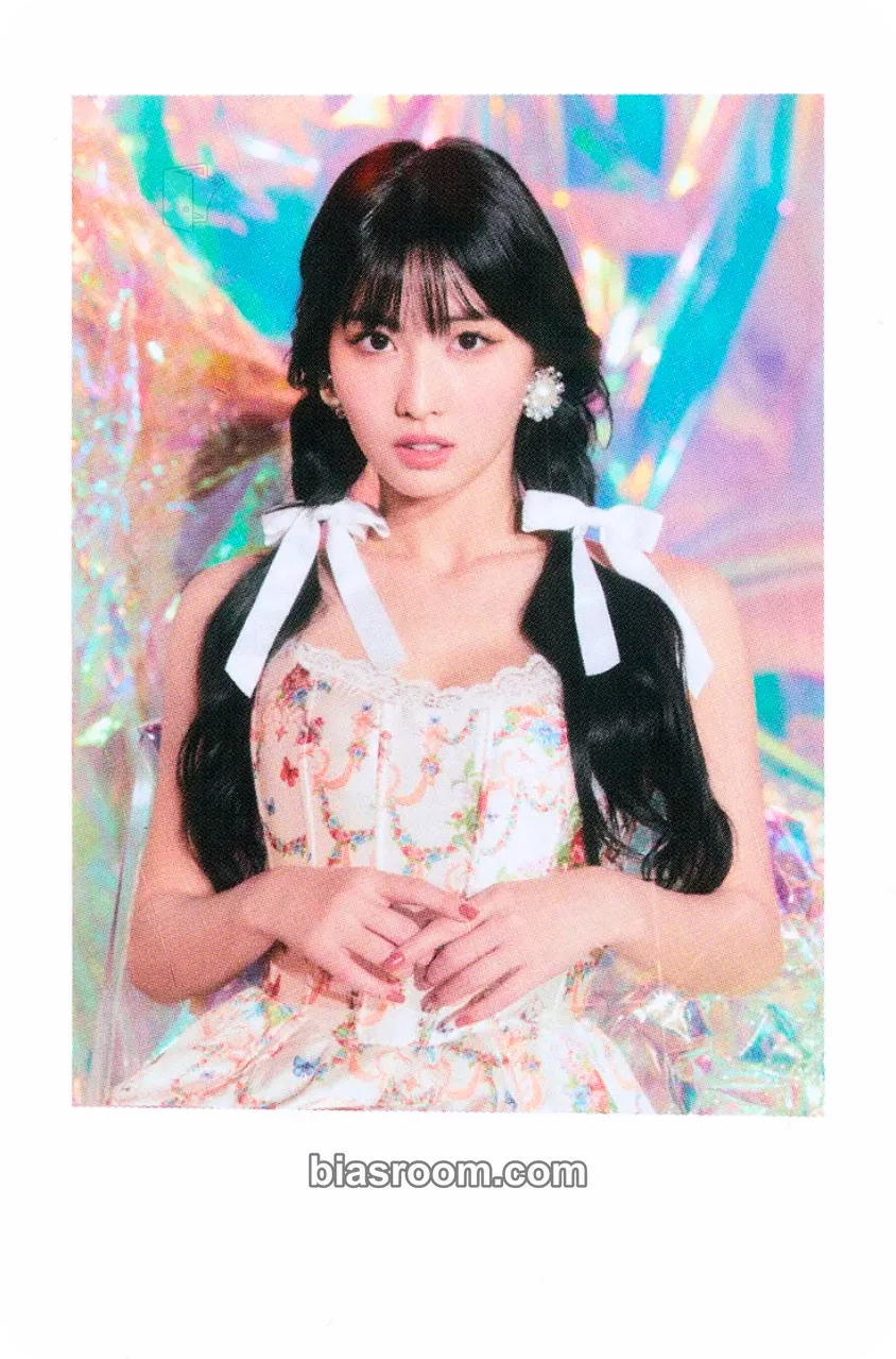 Momo Taste of Love Photocard - TWICE - TWICE K-pop photocard
