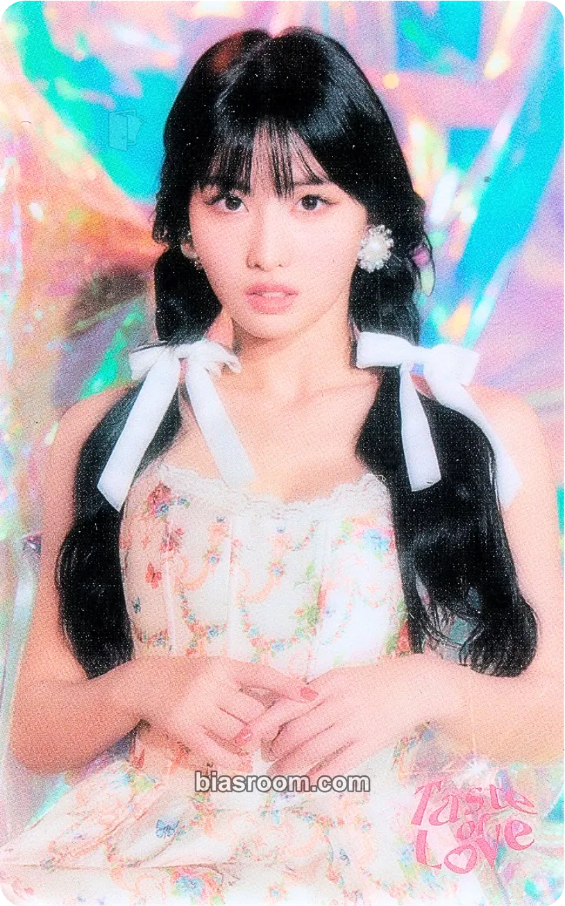 Momo Taste of Love Photocard - TWICE - TWICE K-pop photocard