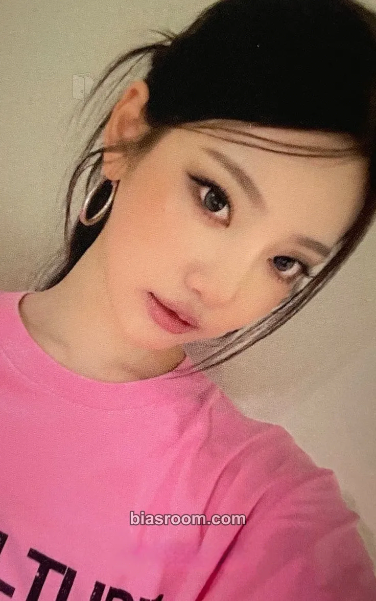 Ningning Rich Man Photocard - aespa - aespa K-pop photocard