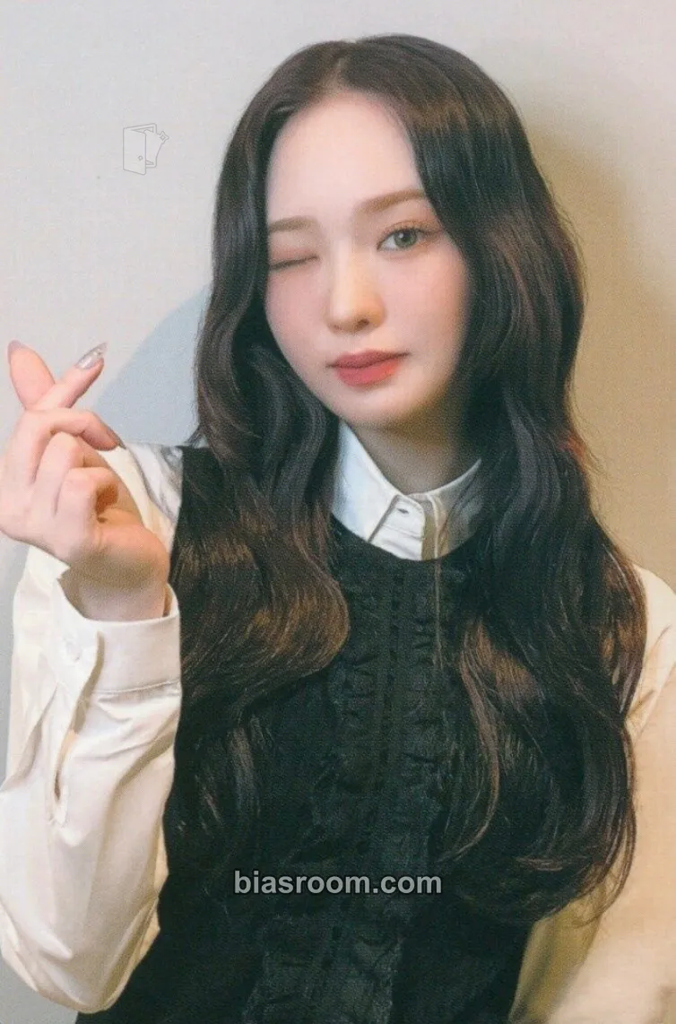 Rio AWAKE Photocard - NiziU - NiziU K-pop photocard