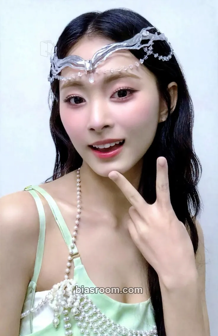 Tzuyu DIVE Photocard - TWICE - TWICE K-pop photocard