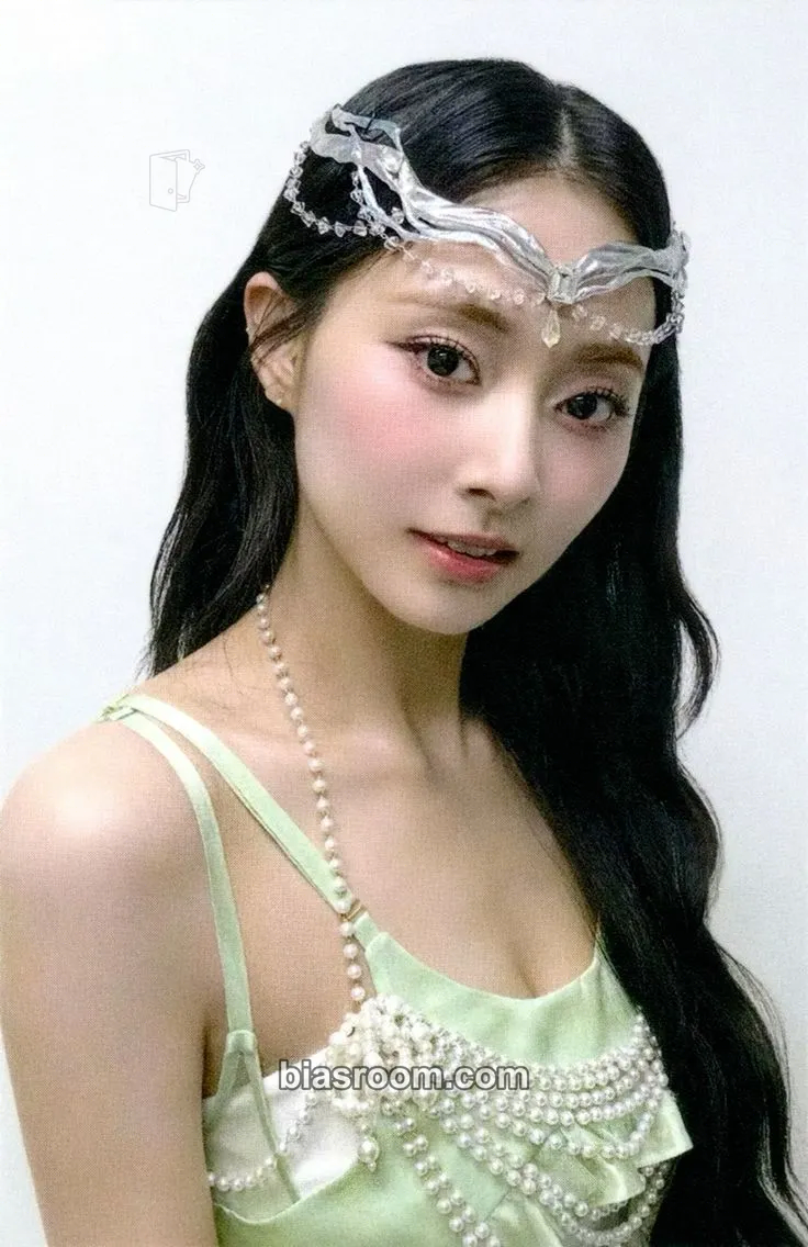 Tzuyu DIVE Photocard - TWICE - TWICE K-pop photocard