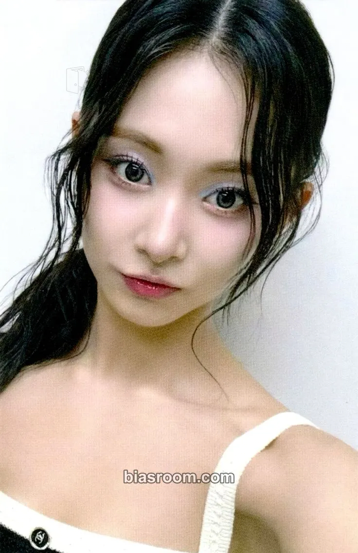 Tzuyu DIVE Photocard - TWICE - TWICE K-pop photocard