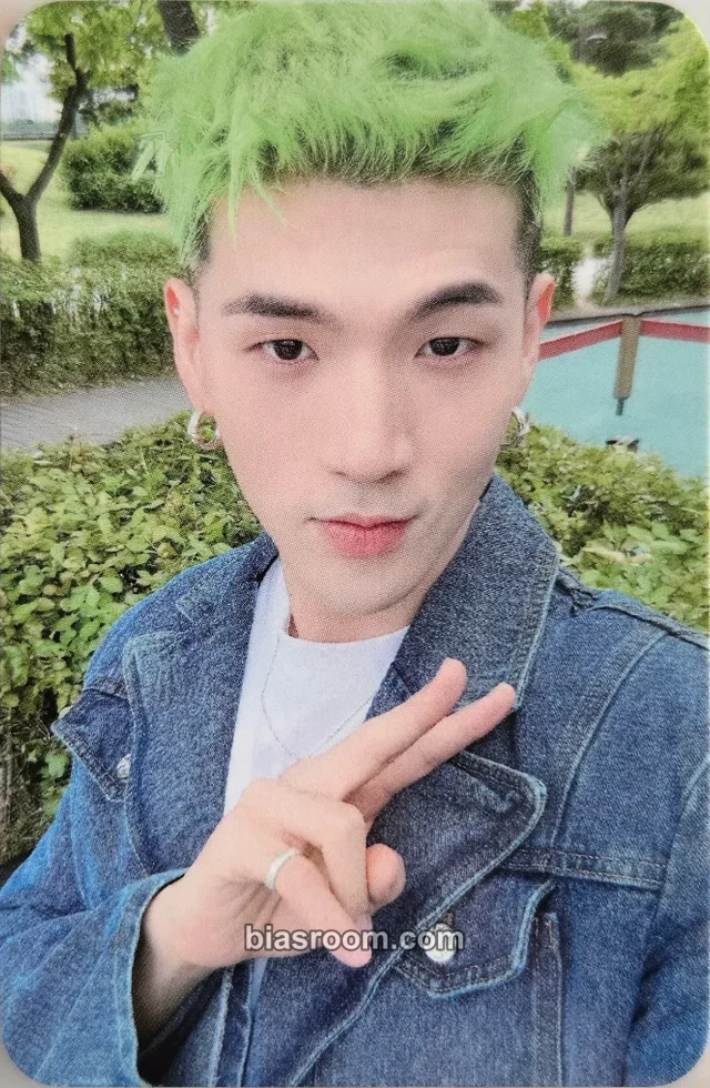 KARD - BM - KARD 2023 World Tour Playground Event merch photocard photocard set tour merch