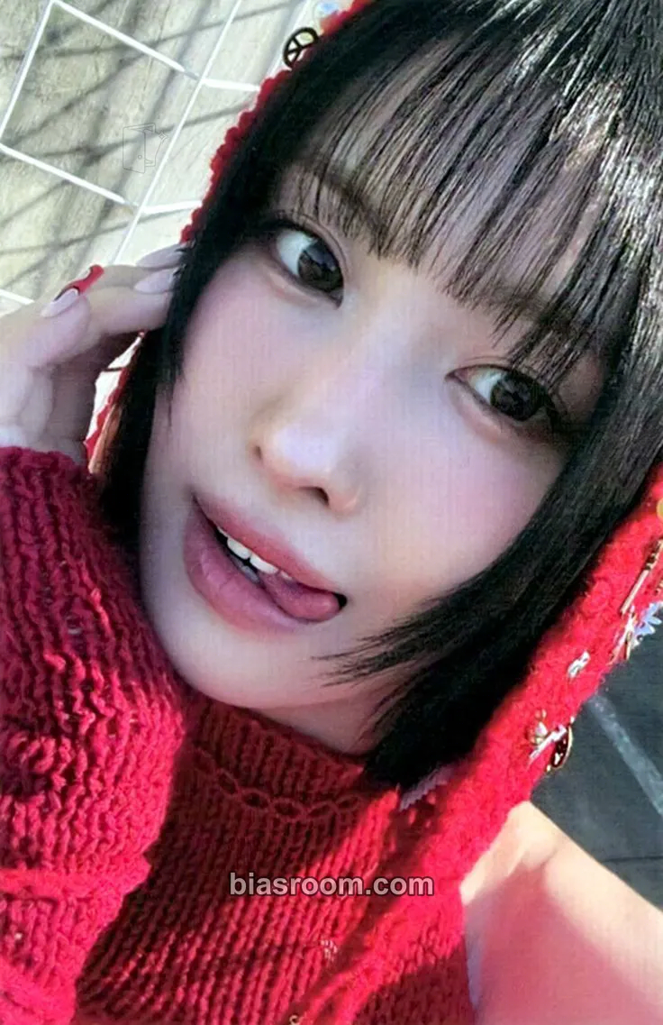 Momo THIS IS FOR Photocard - TWICE - TWICE K-pop photocard