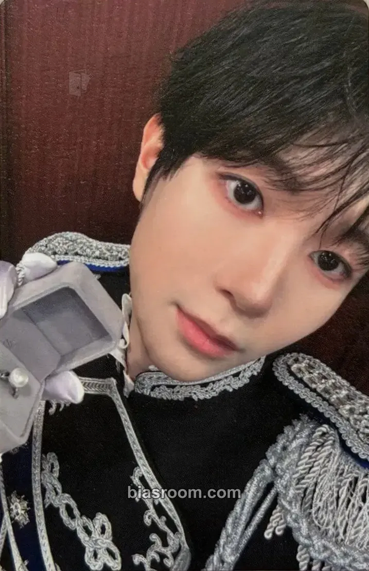 Ryo 2ND ANNIVERSARY FANMEETING <6명의 왕자가 나에게 청혼을 하면 곤란한데요> (Help! All Six Princes Are Trying to Propose to Me) Photocard - NCT WISH - NCT WISH K-pop photocard