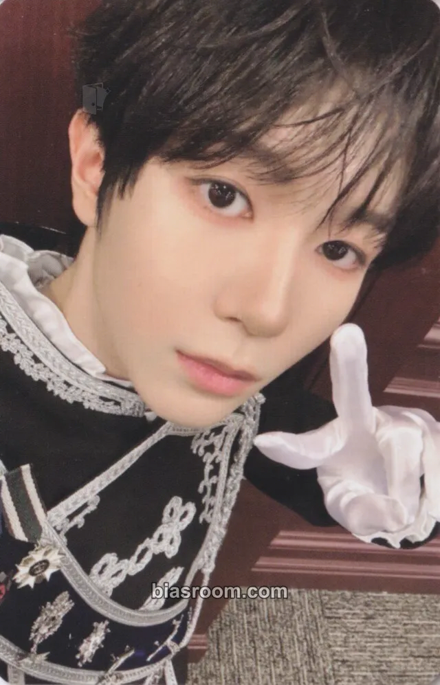 Ryo 2ND ANNIVERSARY FANMEETING <6명의 왕자가 나에게 청혼을 하면 곤란한데요> (Help! All Six Princes Are Trying to Propose to Me) Photocard - NCT WISH - NCT WISH K-pop photocard