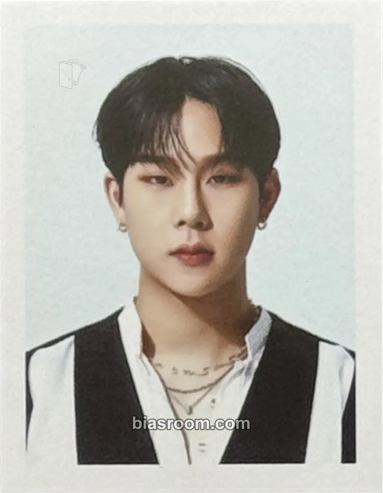 Joohoney Shape of Love Photocard - MONSTA X - MONSTA X K-pop photocard