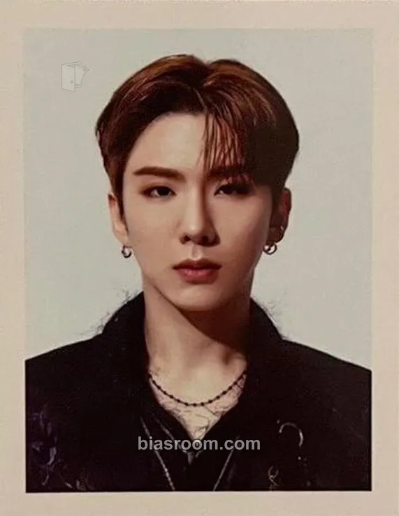 Kihyun Shape of Love Photocard - MONSTA X - MONSTA X K-pop photocard