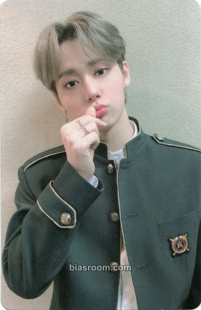 Hwanwoong LIGHT US Photocard - ONEUS - ONEUS K-pop photocard