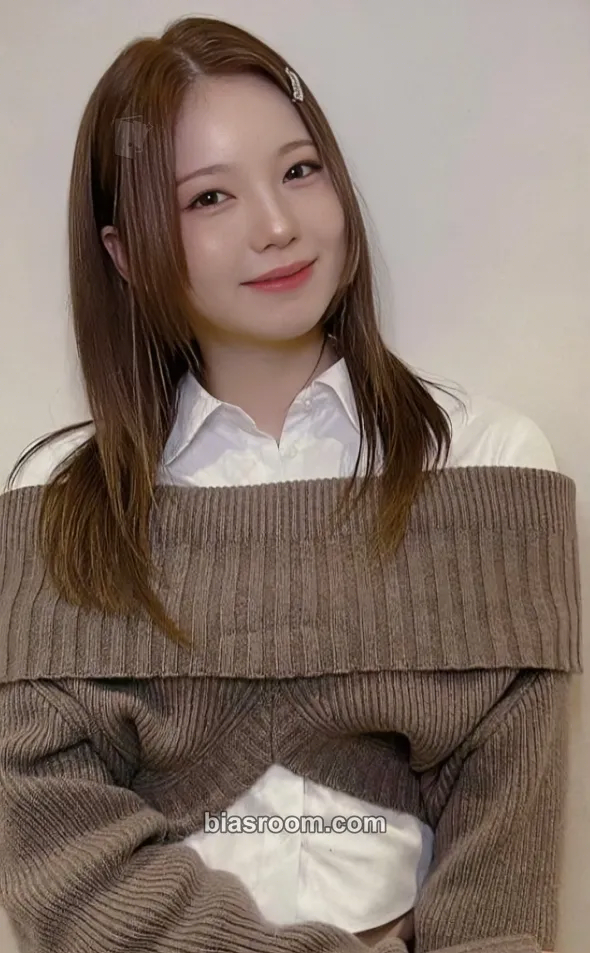 Ayaka AWAKE Photocard - NiziU - NiziU K-pop photocard