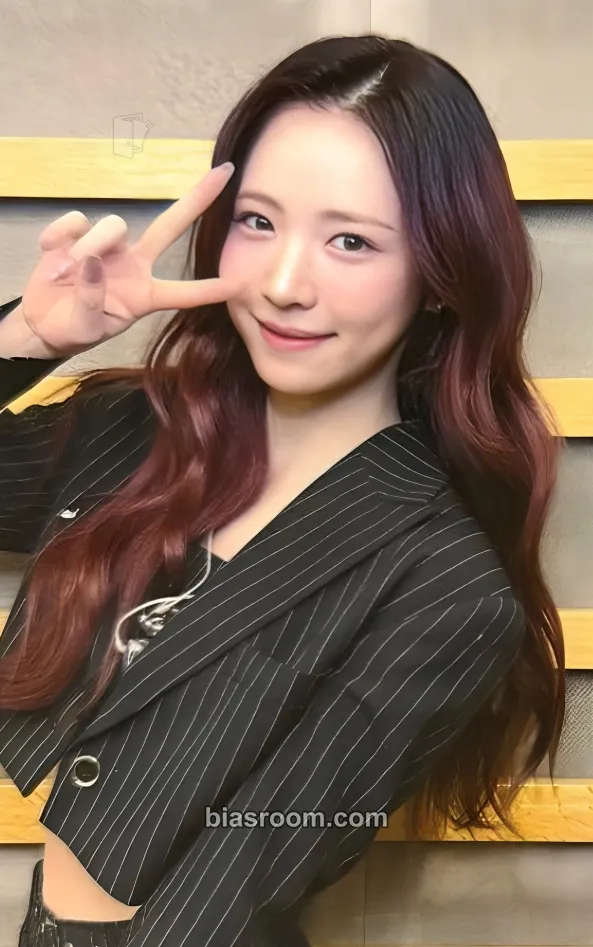 Maya AWAKE Photocard - NiziU - NiziU K-pop photocard