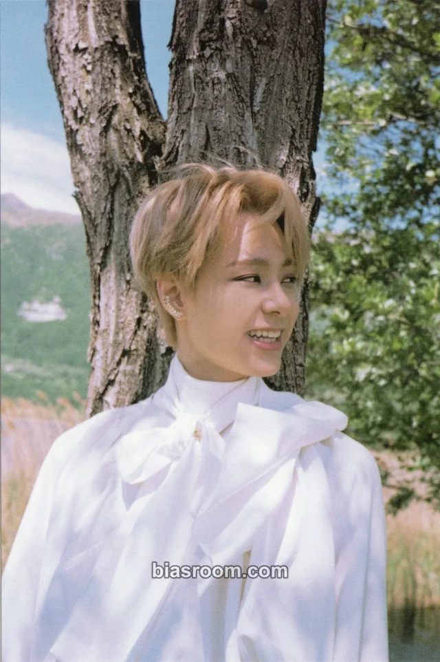 ONEUS - Hwanwoong - RAISE US Album album inclusion postcard