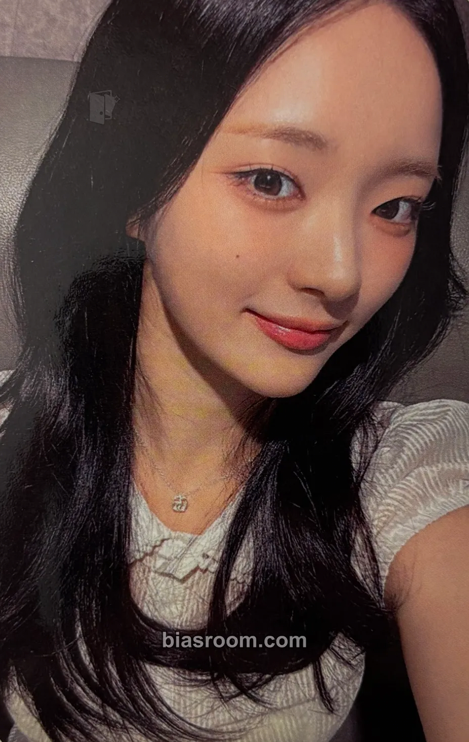 E.JI Wild Cherry Photocard - ICHILLIN’ - ICHILLIN’ K-pop photocard