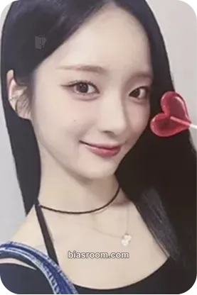 E.JI Wild Cherry Photocard - ICHILLIN’ - ICHILLIN’ K-pop photocard