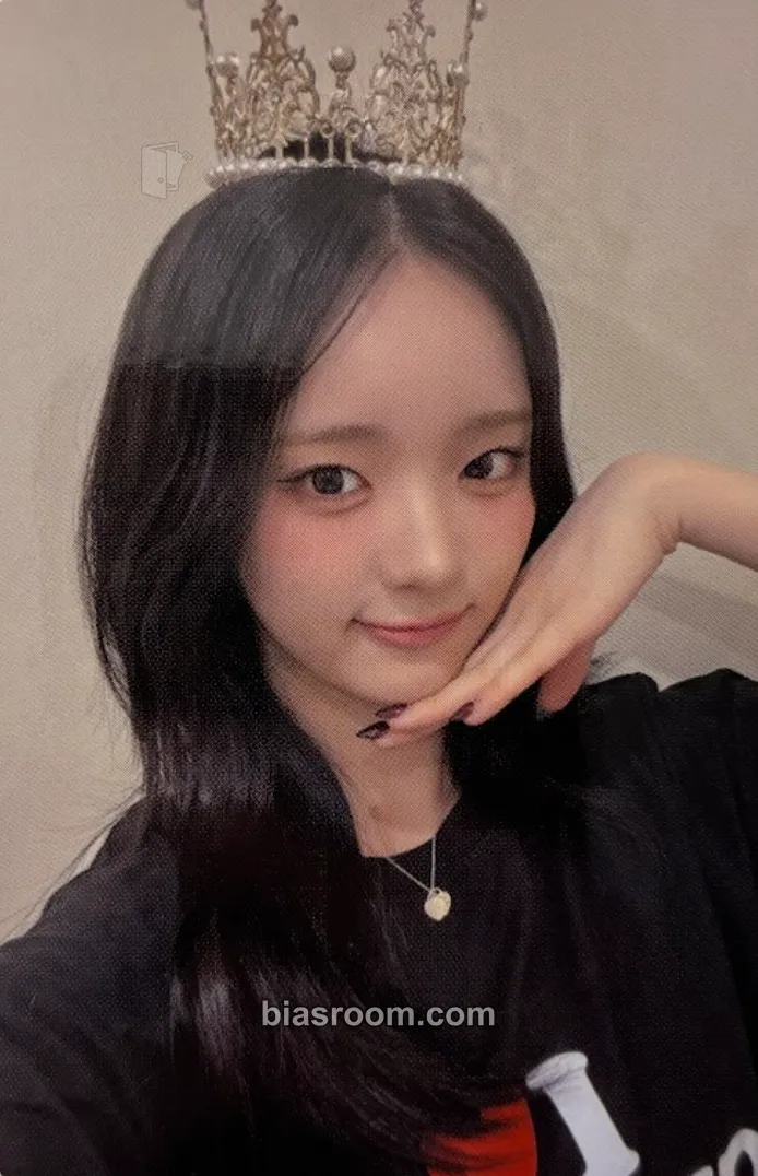 E.JI Wild Cherry Photocard - ICHILLIN’ - ICHILLIN’ K-pop photocard