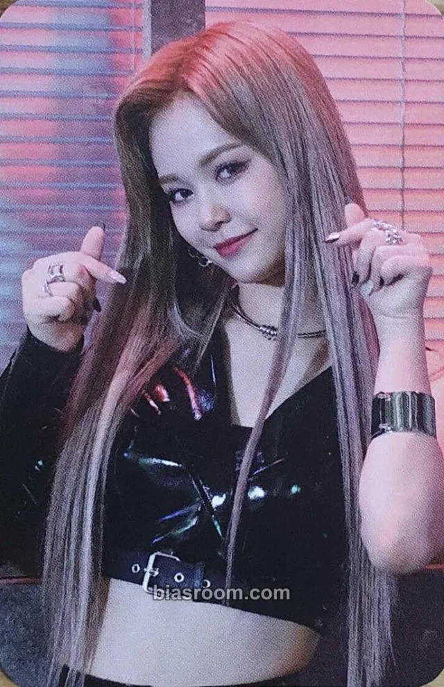 EVERGLOW - E:U - -77.82X-78.29 Album pob (pre-order benefit) mymusictaste (mmt)