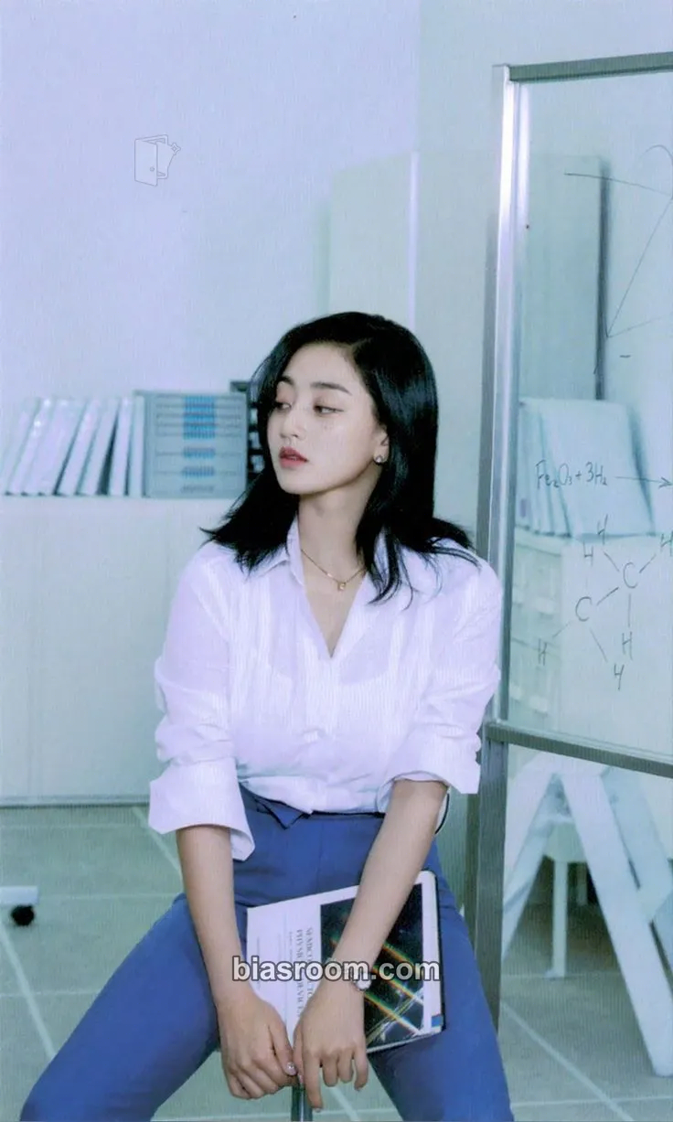 Jihyo Formula of Love: O+T=<3 Photocard - TWICE - TWICE K-pop photocard