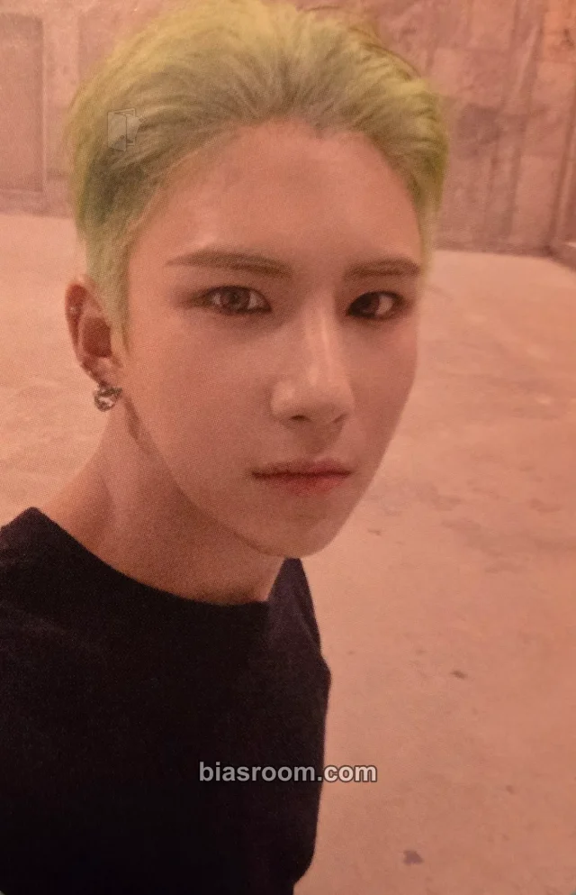 A.C.E - Wow - UNDER COVER: THE MAD SQUAD Album album photocard