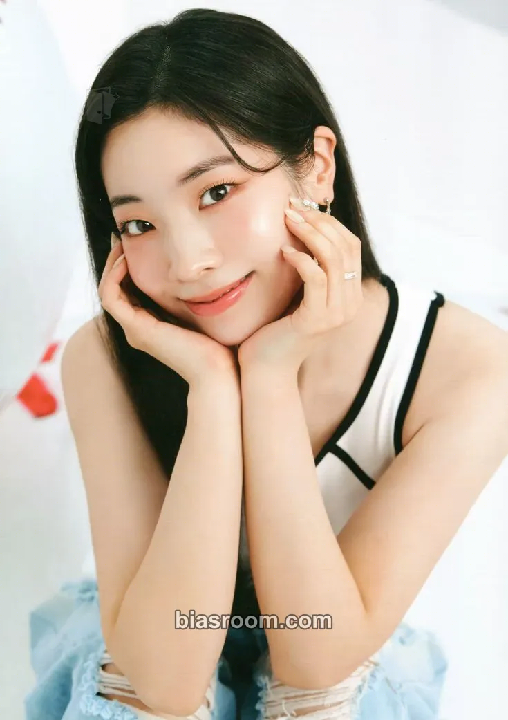 Dahyun HOME 9ROUND (9th Anniversary) Photocard - TWICE - TWICE K-pop photocard