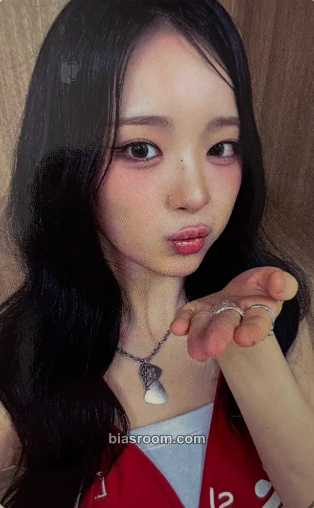 E.JI Wild Cherry Photocard - ICHILLIN’ - ICHILLIN’ K-pop photocard