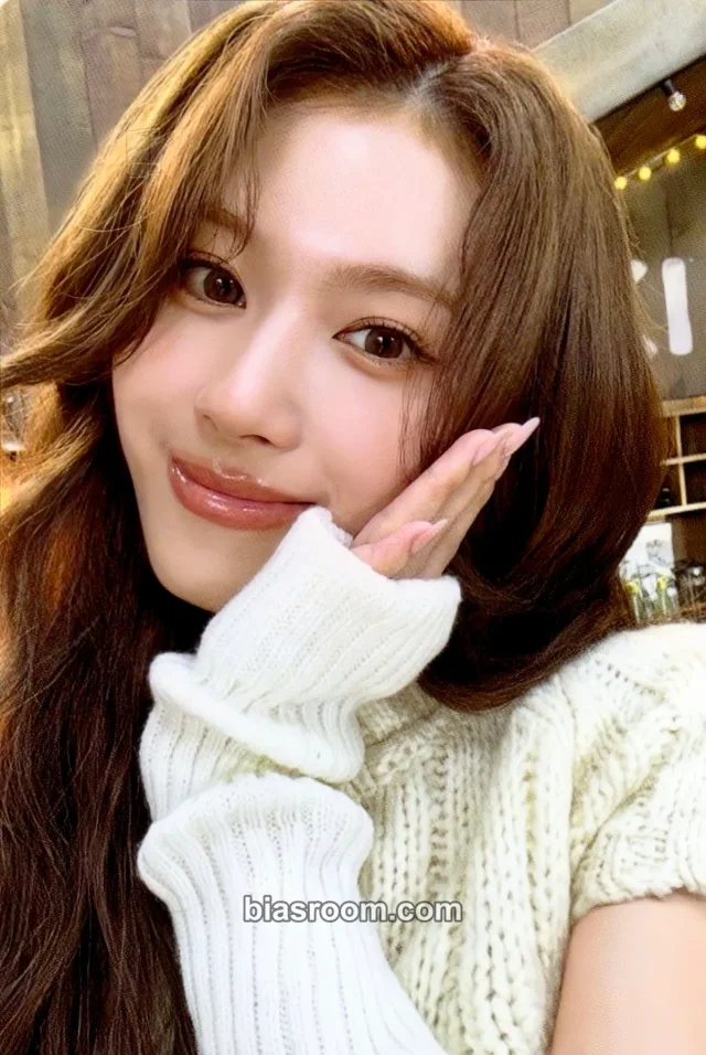 TWICE - Sana - 2024 Japan Pop-up Store ‘SKI BAR’ Event purchase benefit pop-up store japan
