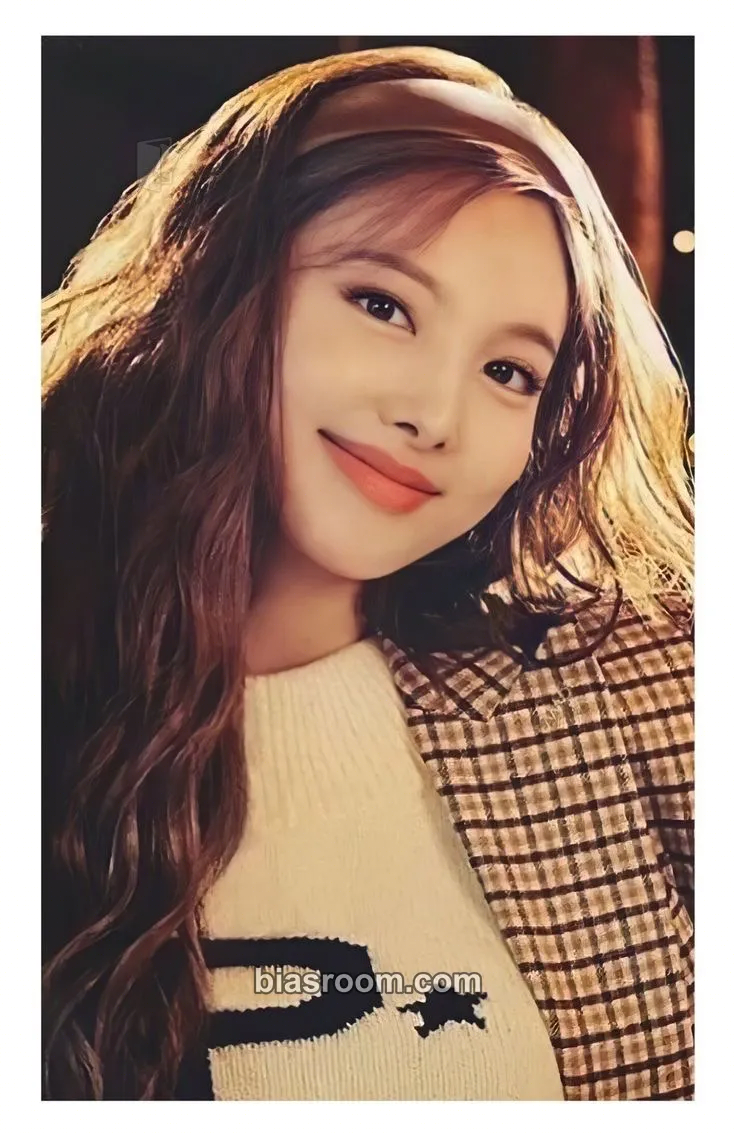 Nayeon Doughnut Photocard - TWICE - TWICE K-pop photocard