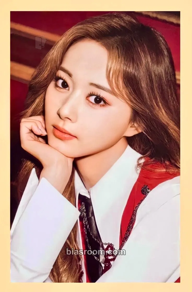 Tzuyu Perfect World Photocard - TWICE - TWICE K-pop photocard