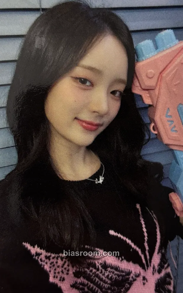 E.JI Wild Cherry Photocard - ICHILLIN’ - ICHILLIN’ K-pop photocard