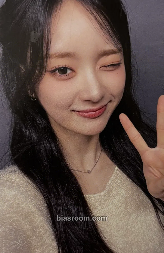 E.JI Wild Cherry Photocard - ICHILLIN’ - ICHILLIN’ K-pop photocard
