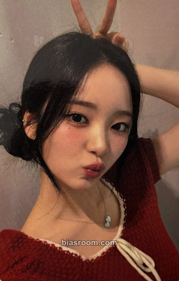 E.JI Wild Cherry Photocard - ICHILLIN’ - ICHILLIN’ K-pop photocard