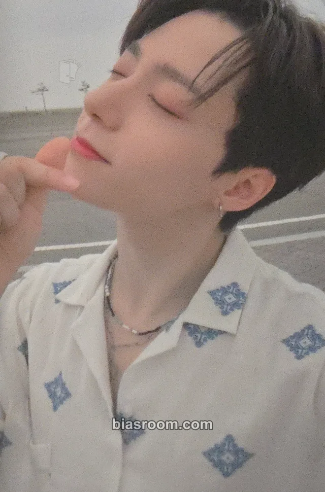 ONEUS - Hwanwoong - ONEUS Theatre : Life is Beautiful (digital single) Album photocard set